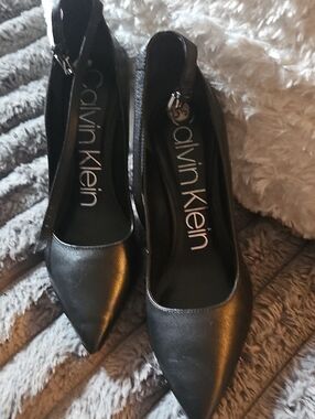 Calvin Klein Black Pointed-Toe Slingback Heels